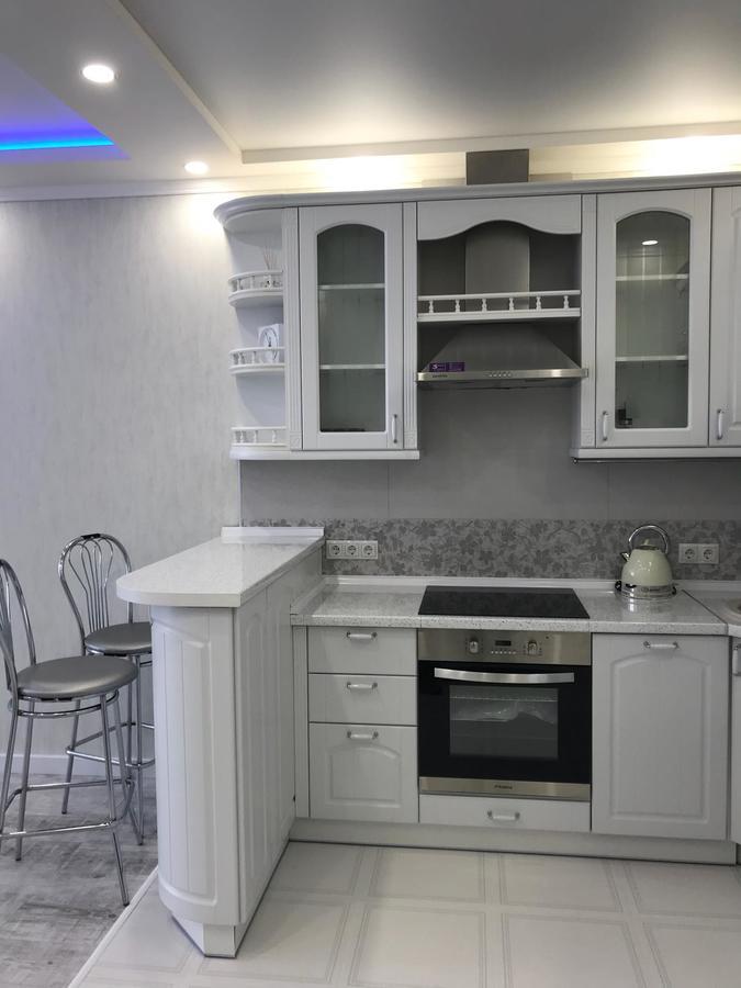 Luxe Apartment On Drahomanova Kiev Exteriör bild