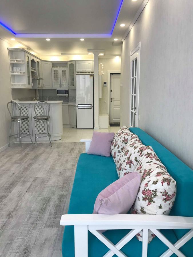 Luxe Apartment On Drahomanova Kiev Exteriör bild