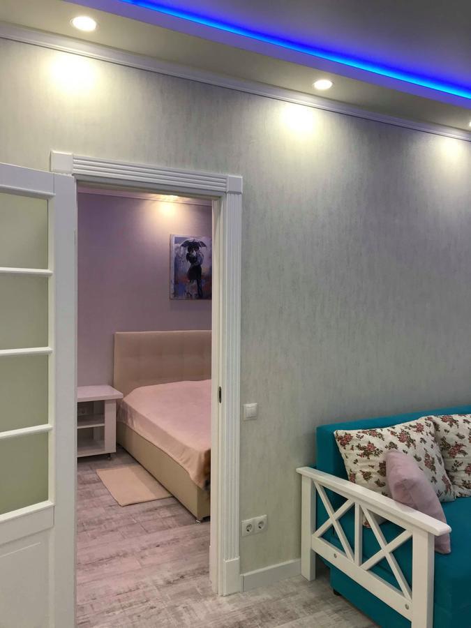 Luxe Apartment On Drahomanova Kiev Exteriör bild